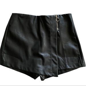 Peru leather Skort